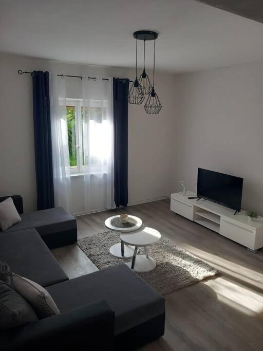 Apartment Dora-100M From The Central Beach มาคาร์สกา ภายนอก รูปภาพ